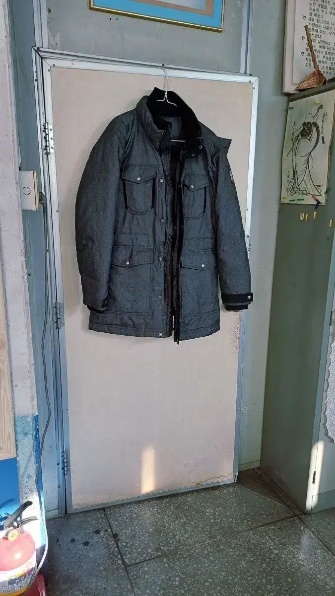 SKECHERS スケッチャーズ 男子 城ファー パーカ