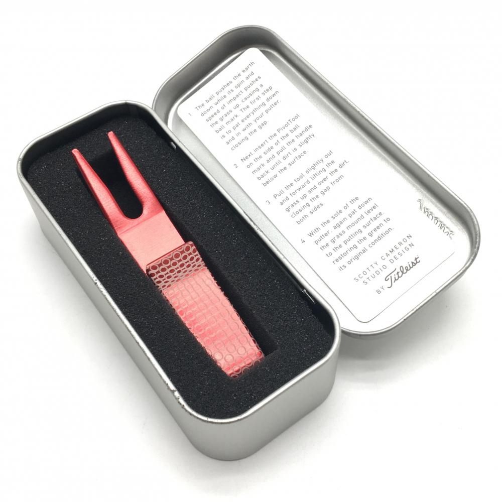 スコッティキャメロン タイトリスト グリーンフォーク レッド ピボットツール クリップ 収納缶付きゴルフ Scotty Cameron