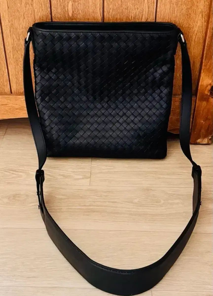 ボッテガ ヴェネタ メンズ クロスバック ブラック
