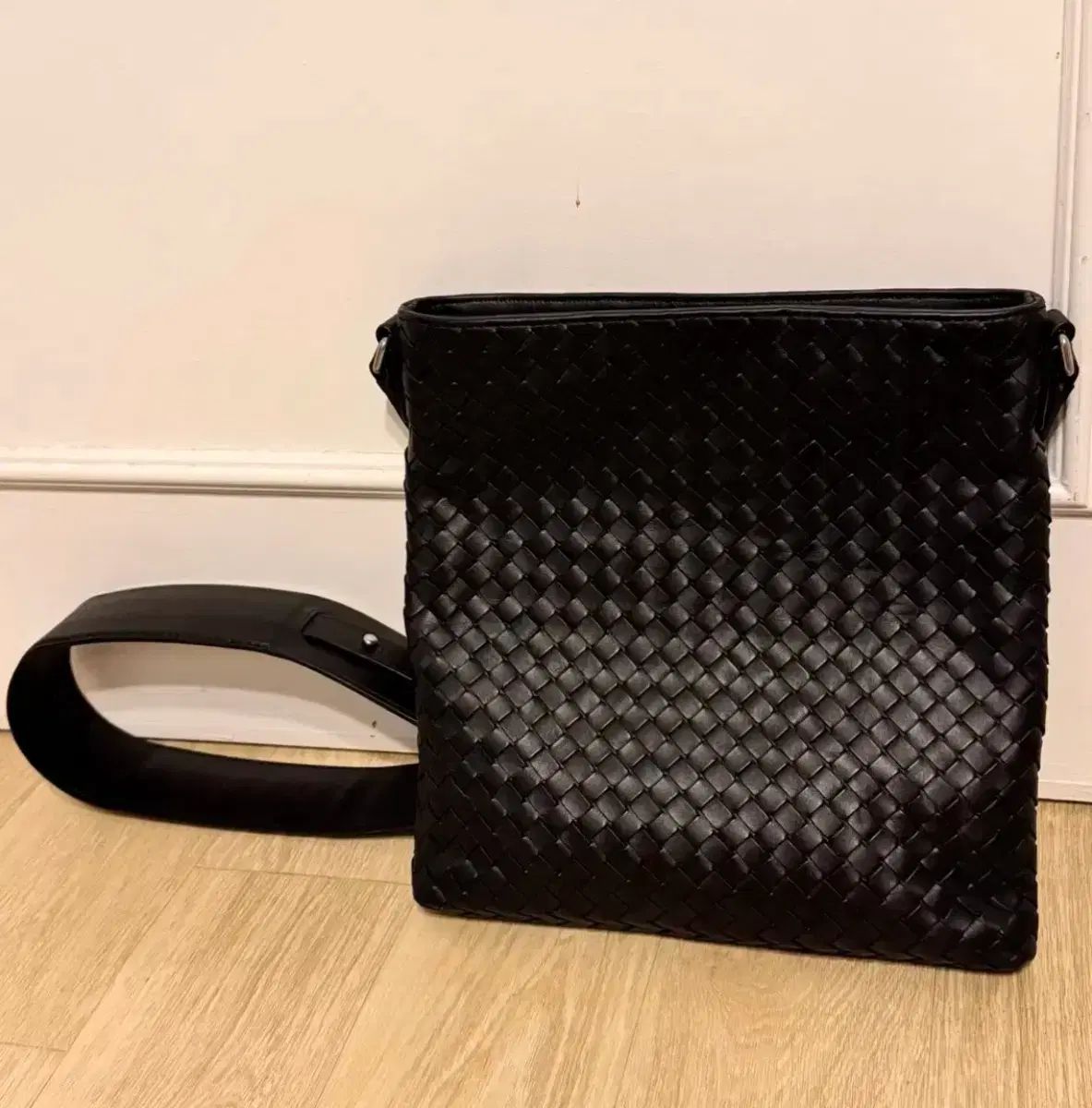 ボッテガ ヴェネタ メンズ クロスバック ブラック