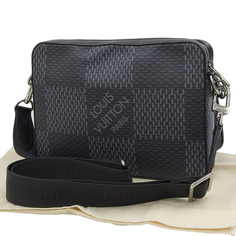 ルイ ヴィトン ダミエ グラフィット トリオメッセンジャー ショルダーバッグ