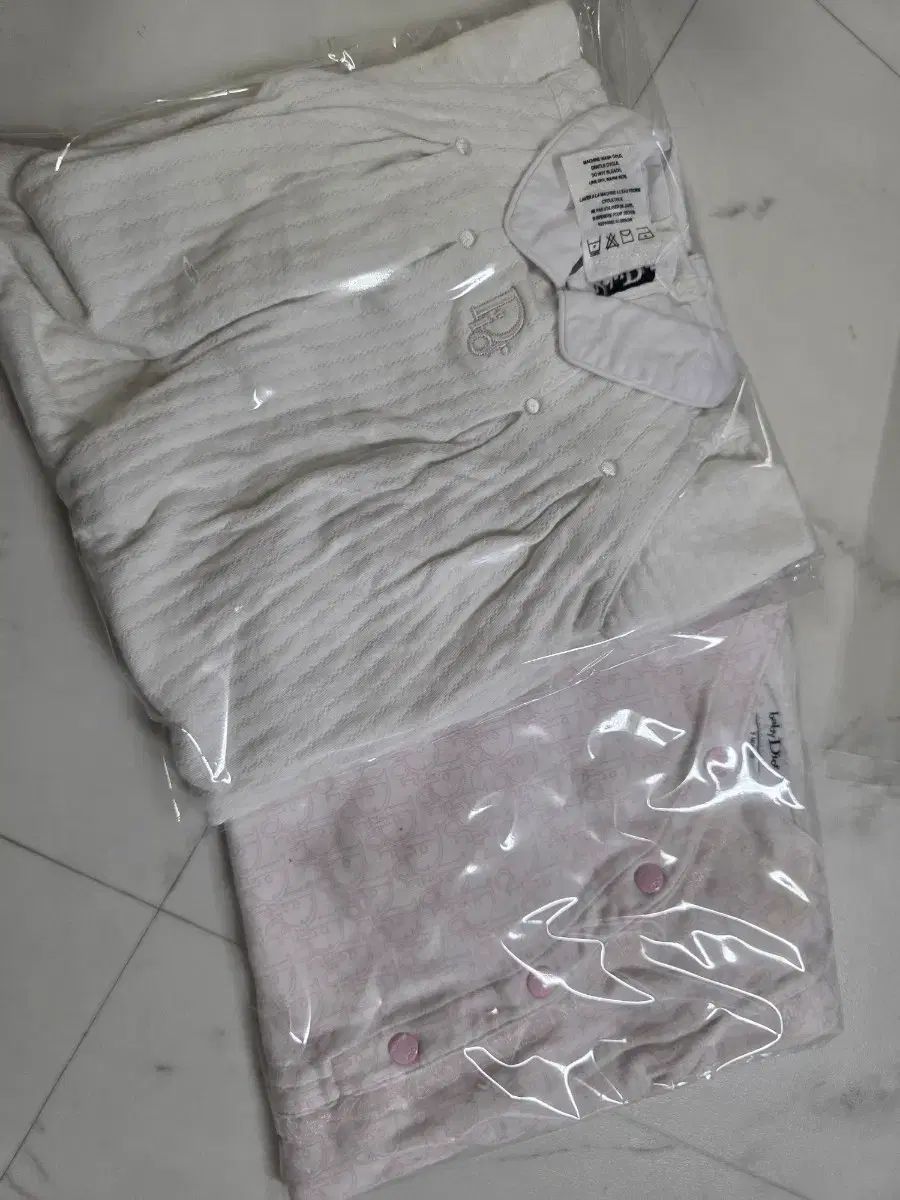  ベイビー ディオール ピンク パータン オールインワン 宇宙服 70 ツーウェイ ドレスオール ベビー服(~95cm)