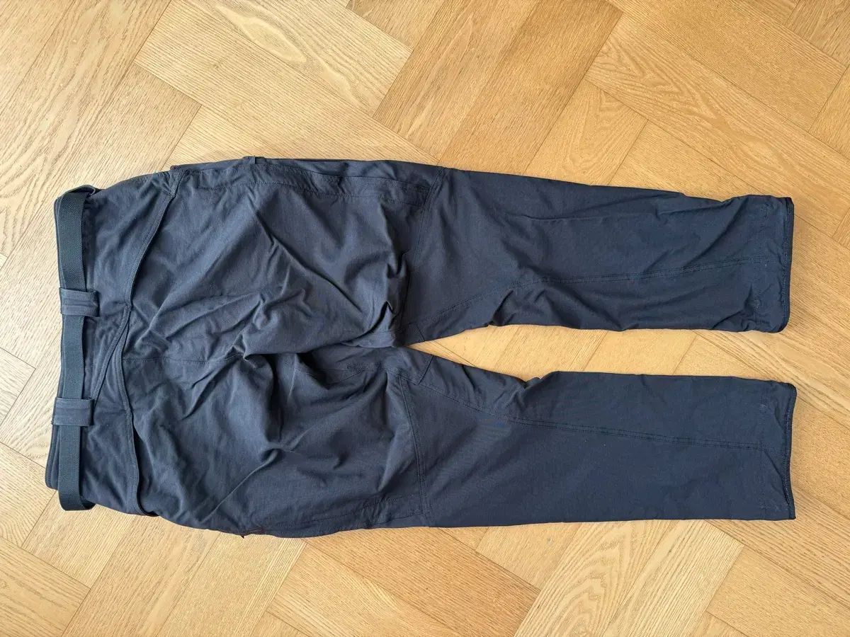 クレッタルムーセン ゲレ2 0 Regular M ブラック Lサイズ