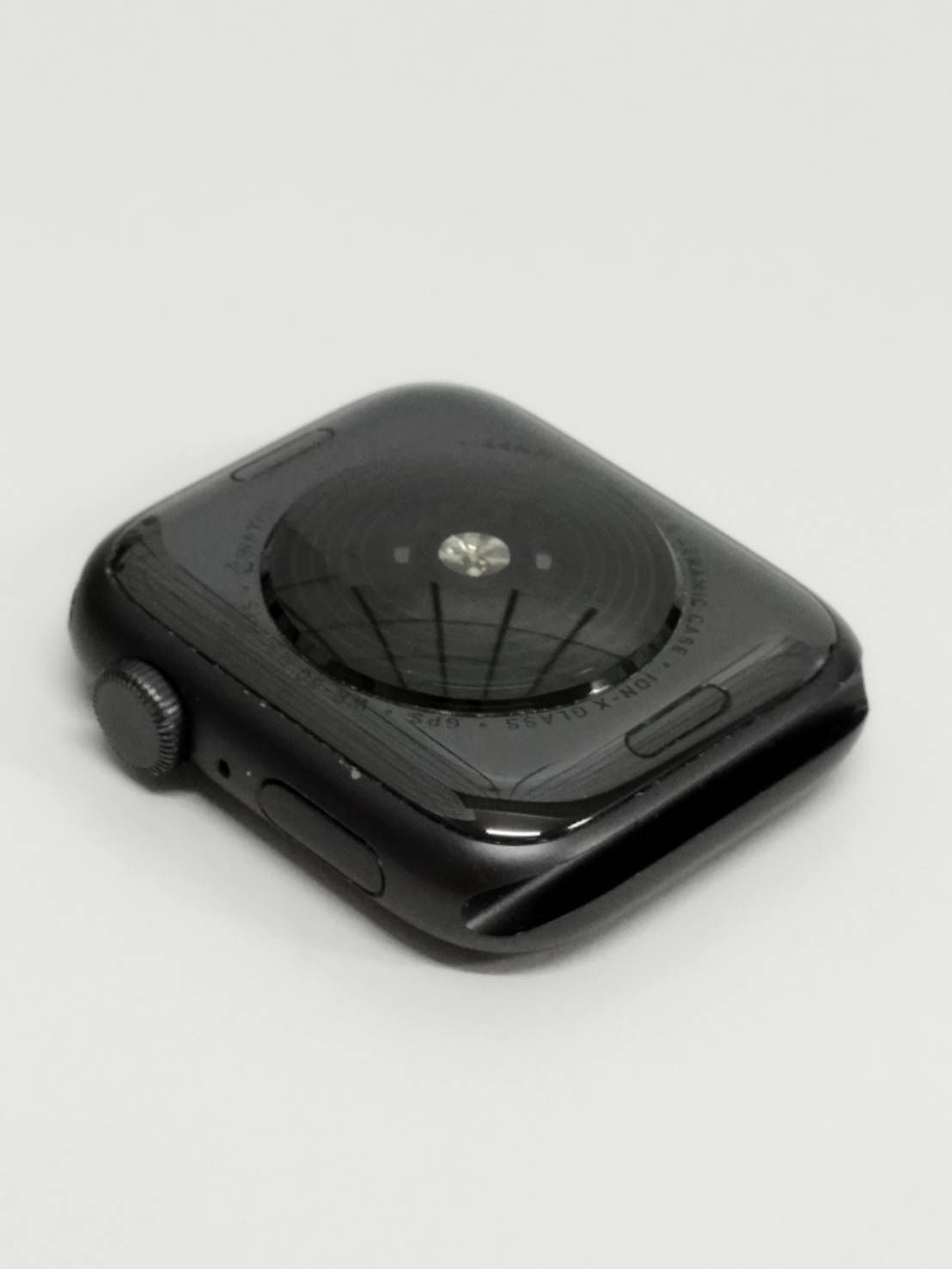 Apple Watch SE 第1世代/GPS/44mm/A2352/スペースグレー〈MKQK3J/A
