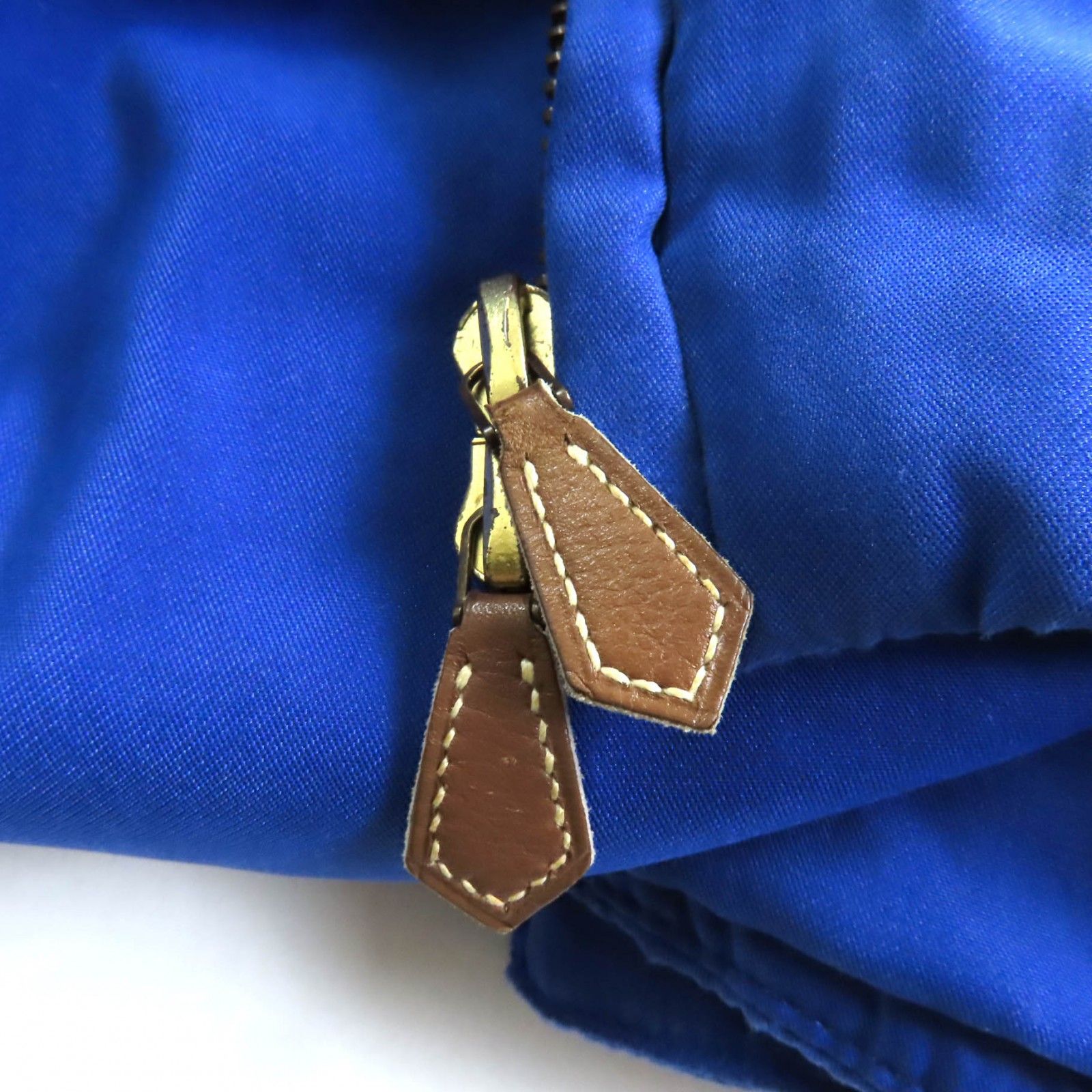 美品★HERMES エルメス ヴィンテージ FOXファー・フード付 メド—ル刺繍 ZIP UP 中綿コート ブルー 40 フランス製 正規品 レディース 美品☆HERMES エルメス ヴィンテージ FOXファー・フード付 メド―ル刺繍