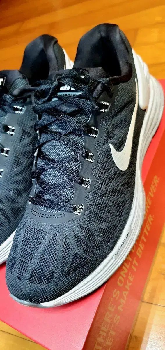 ナイキ ルナグライド6 ランニングシューズ