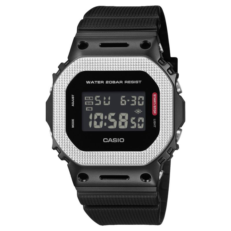 メーカー CASIO カシオ G-SHOCK GM-5600 BM-1 JF メタルカバード ブラックIP スクエアデザイン 耐衝撃構造 20気圧防水