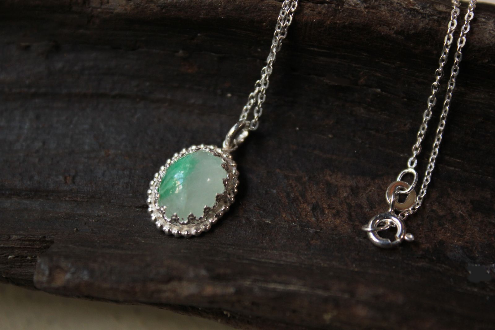 エメラルド イン クオーツのネックレス SV 925 azur