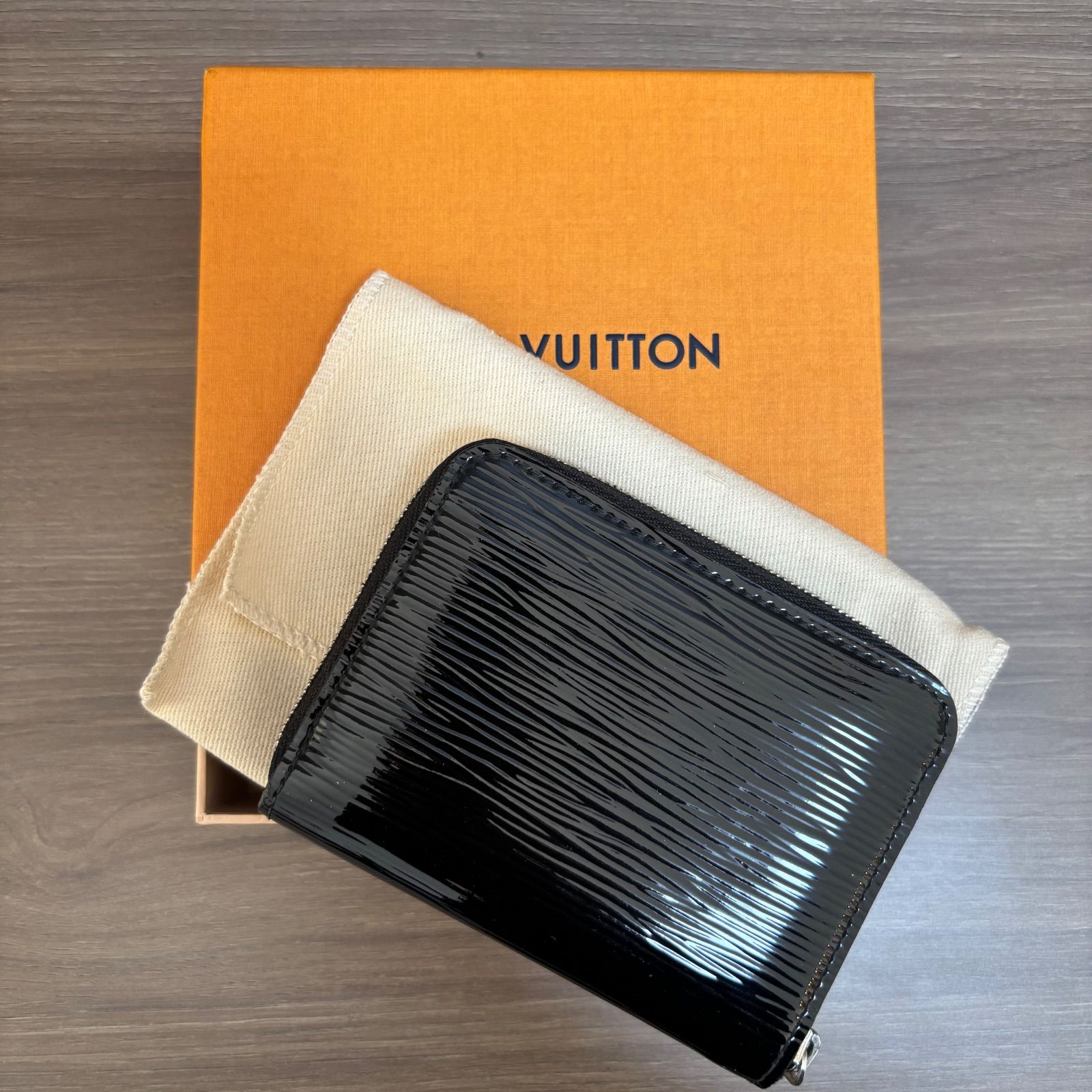 ☆ルイ・ヴィトン LOUIS VUITTON エピ ジッピーコインパース ブラック