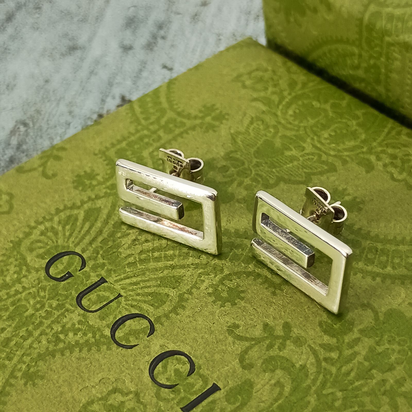 GUCCI グッチ Gロゴ ピアス 両耳 レディース シルバー925 - メルカリ