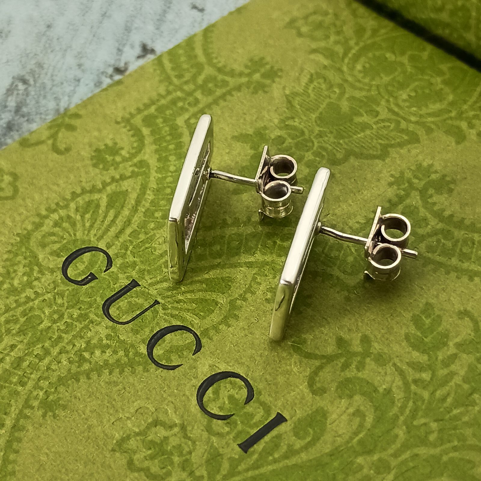 GUCCI グッチ Gロゴ ピアス 両耳 レディース シルバー925 - メルカリ