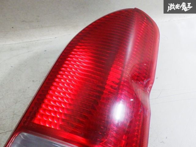 破損無し！】トヨタ純正 200系 ハイエース 1型 2型 3型 前期 テール