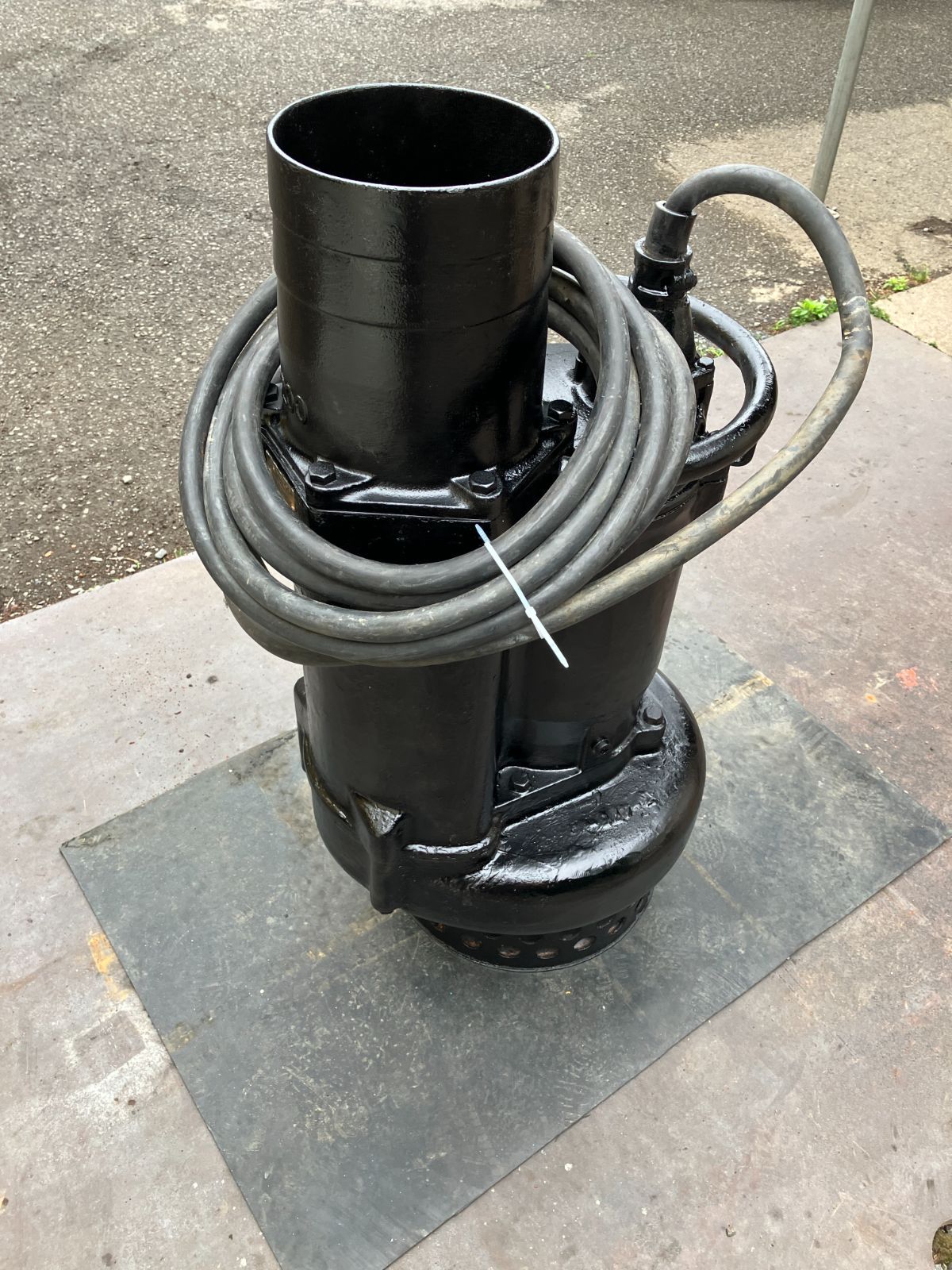 埼玉発 ツルミ 水中ポンプ KRS 2-8 S 8インチ 口径200 mm 工事 排水 200 V 50 Hz 11 kw