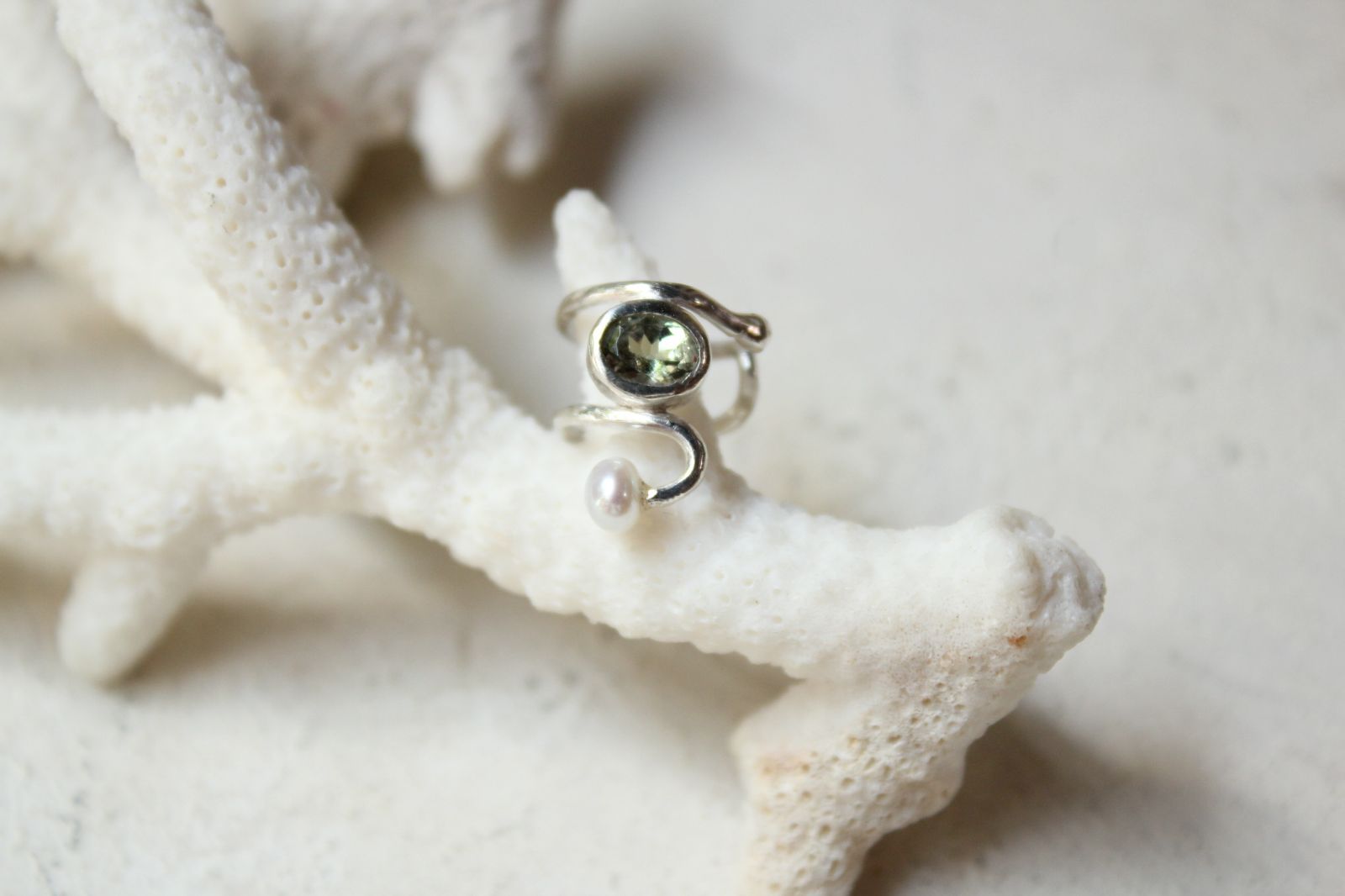  ゾイサイトと淡水パールのイヤーカフ SV 950 azur イヤーカフ イヤーフック アクセサリー