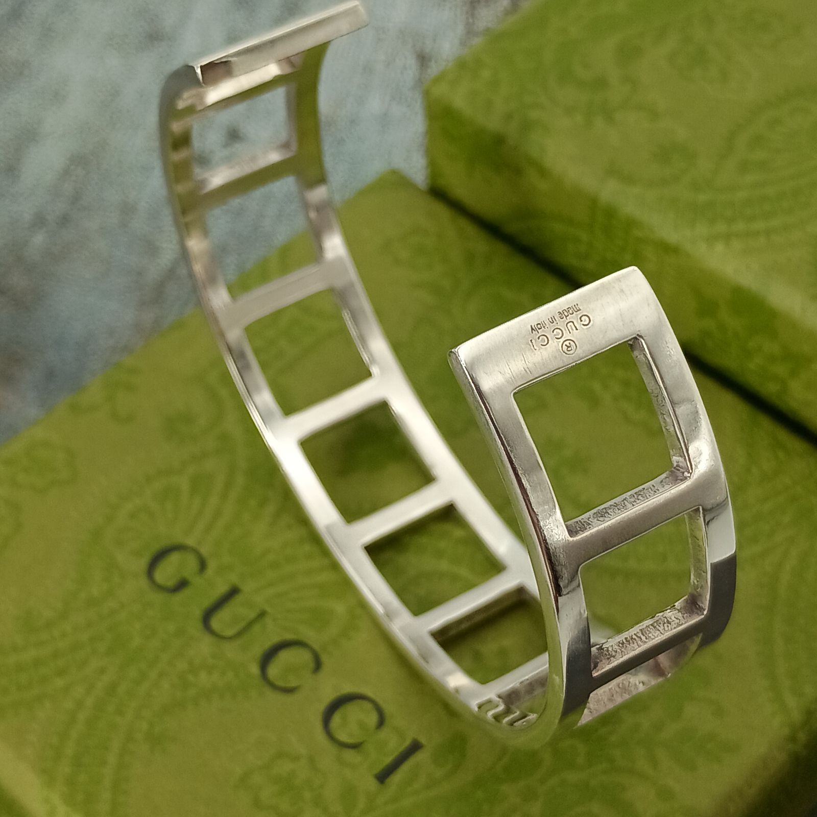 GUCCI グッチ オープン スクエア バングル ブレスレット レディース