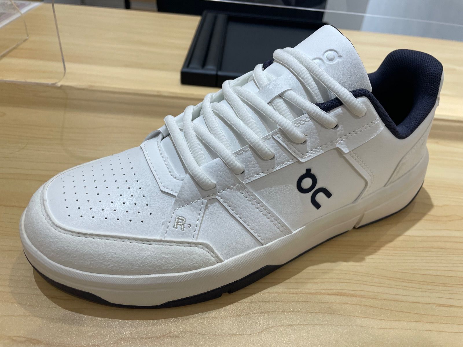 オン ON THE ROGER Clubhouse ロジャークラブハウス