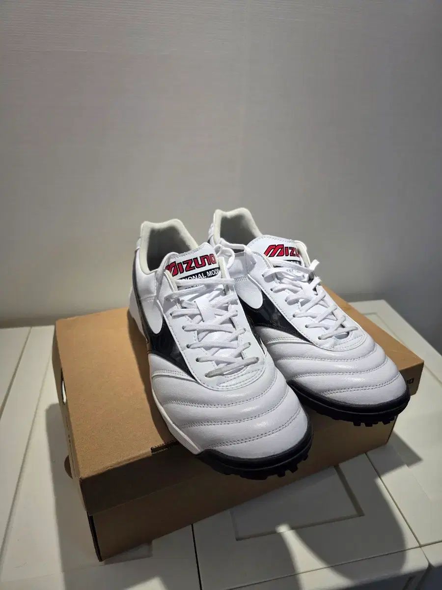 日本未発売MIZUNO モレリア2 Pro AG ピンク 日本未発売 Mizuno