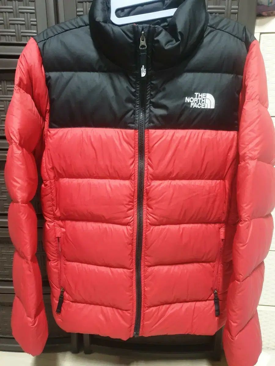THE NORTH FACE ザノースフェイス ヌプシ ダウン レッド ブラック