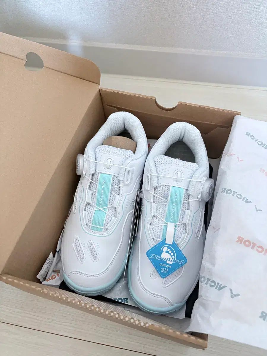 VICTOR ビクター A 396 F ユニセックス バドミントンシューズ 230 mm