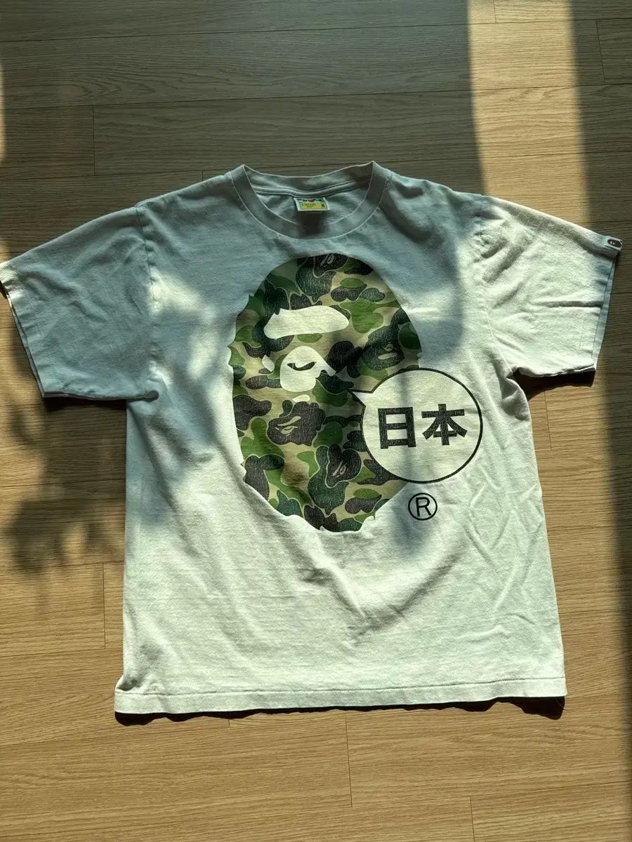 A BATHING APE アベイシングエイプ カモフラ Tシャツ