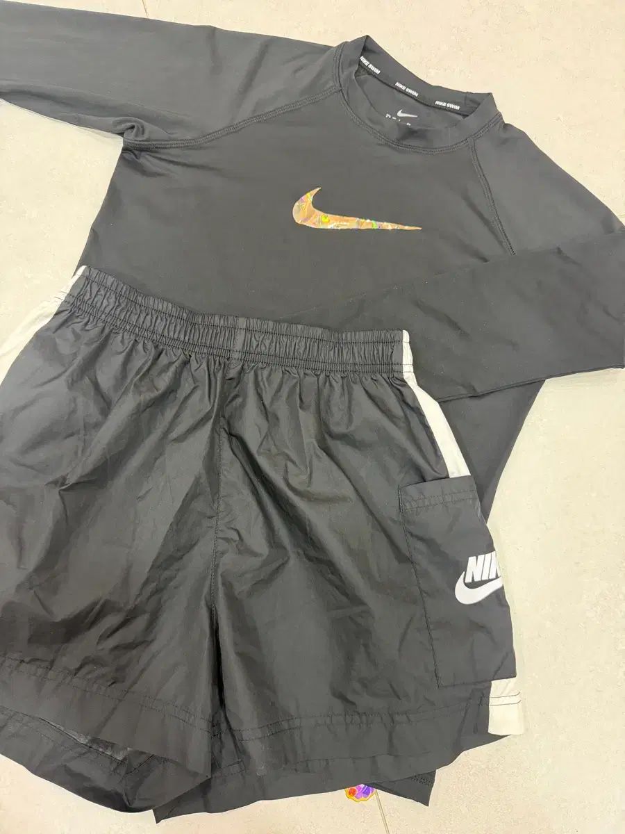 ラッシュガード