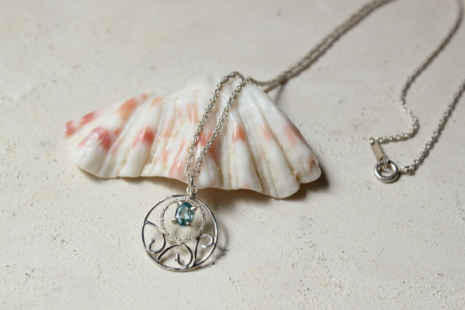  ブルームーンストーンのネックレス silver azur ネックレス ペンダント アクセサリー