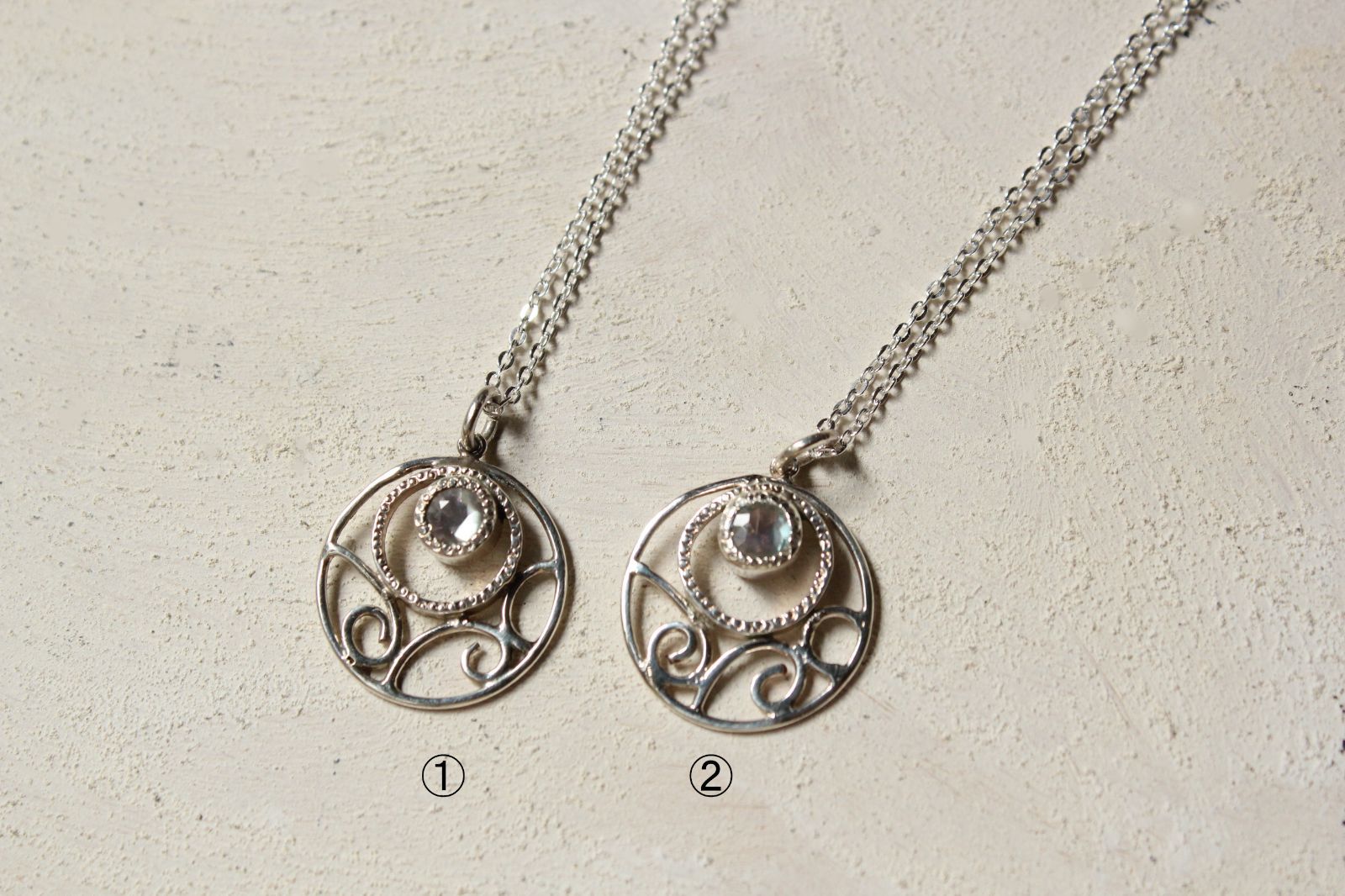 ブルームーンストーンのネックレス