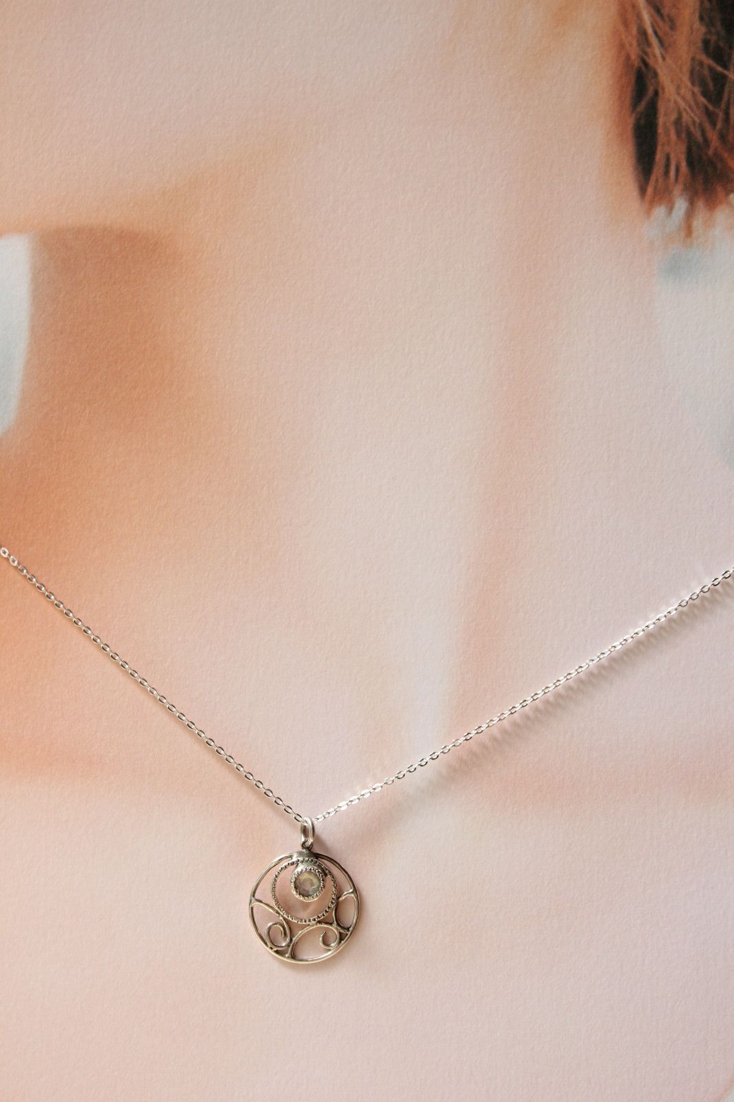 ブルームーンストーンのネックレス silver