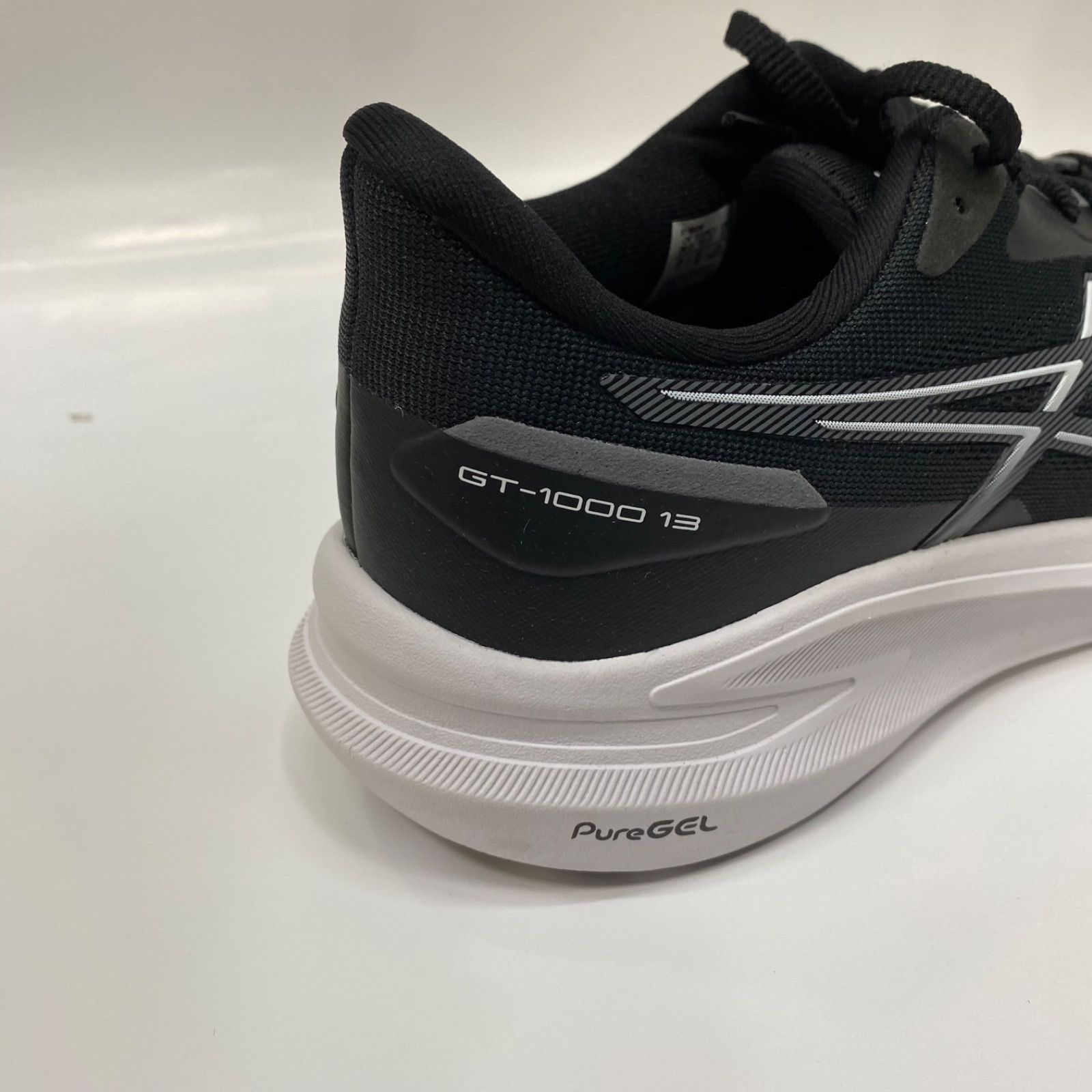 ランニングシューズ