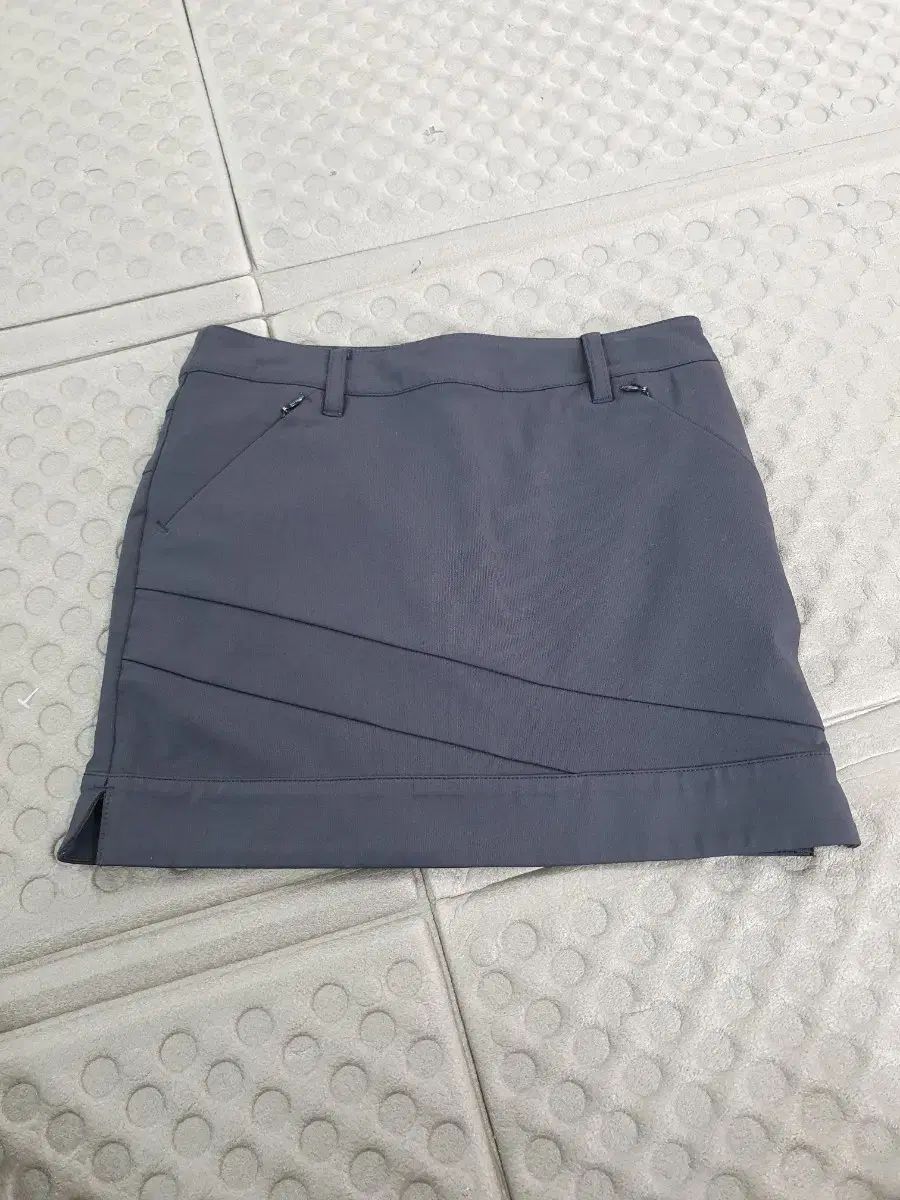 デサント DARK 配送 GRAY ミニスカート デサントゴルフ