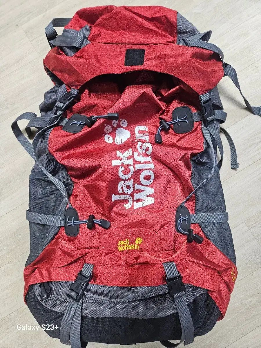 ジャックウルフスキン 登山 リュック レッド 60