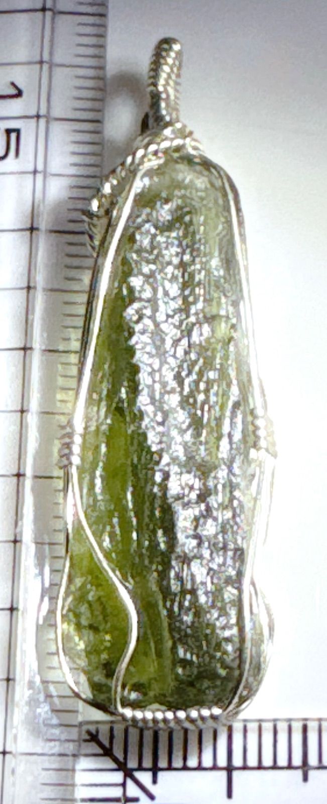 天然モルダバイトワイヤーペンダントNO 25-2476