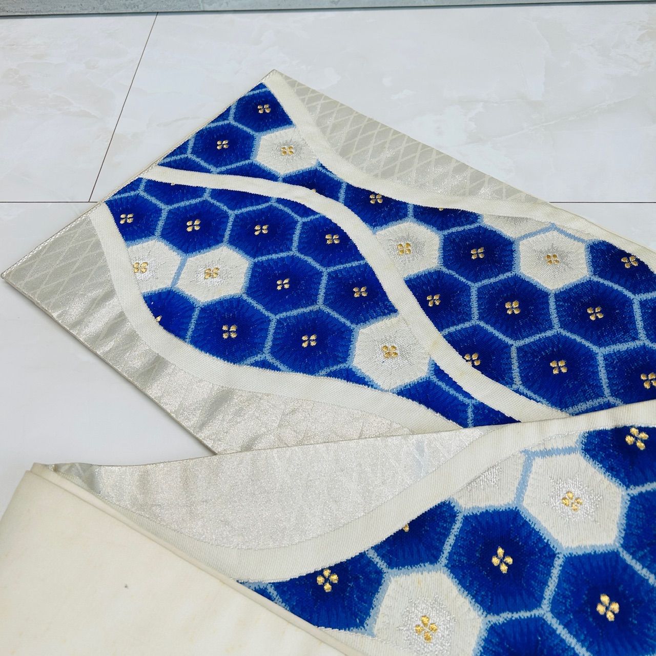 帯 袋帯 シルバー系 青系 花 上品 華やか 管理番号KKVMI 99