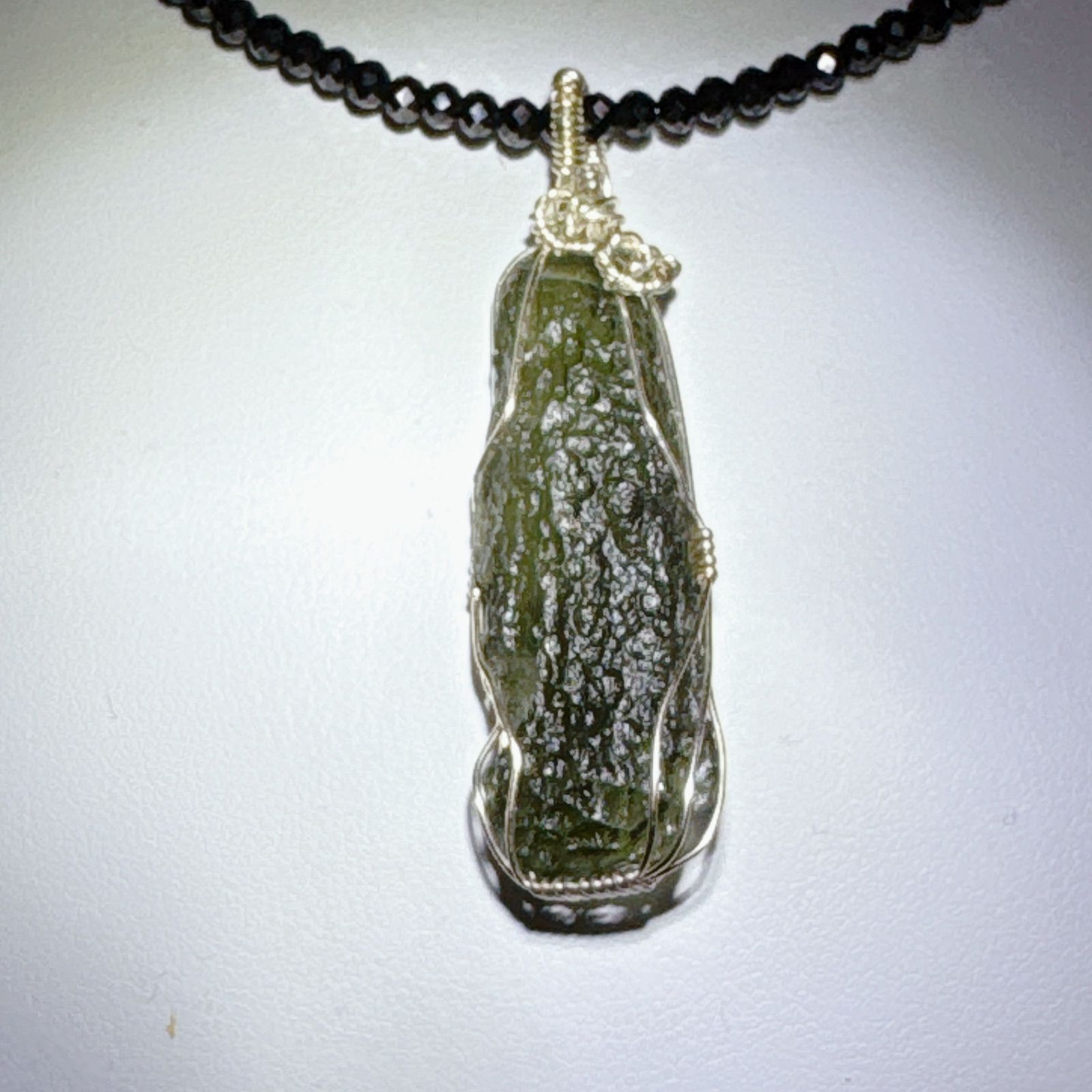 天然モルダバイトワイヤーペンダントNO 25-2476