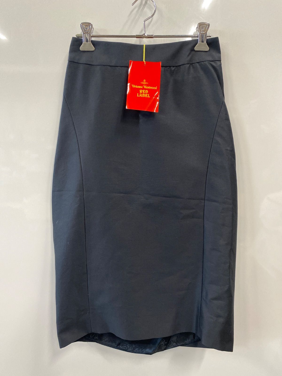 ピ266⚫︎Vivienne Westwood RED LABEL⚫︎ヴィヴィアン ウエストウッド レッドレーベル⚫︎スカート⚫︎綿80%⚫︎シルク20%⚫︎イタリア製⚫︎size 40⚫︎黒⚫︎替えボタン付き