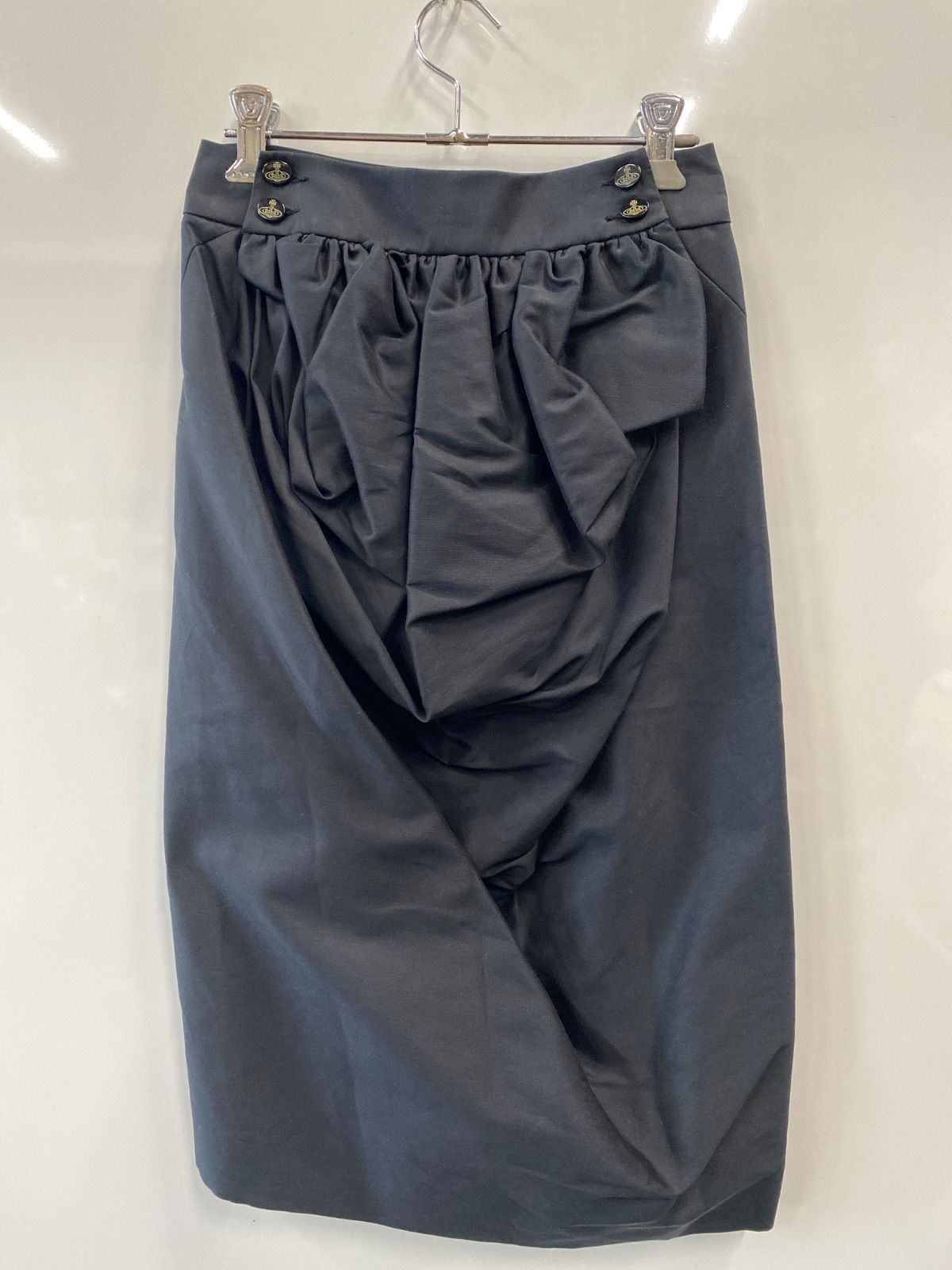 ピ266⚫︎Vivienne Westwood RED LABEL⚫︎ヴィヴィアン ウエストウッド レッドレーベル⚫︎スカート⚫︎綿80 ⚫︎シルク20 ⚫︎イタリア製⚫︎size 40⚫︎黒⚫︎替えボタン付き