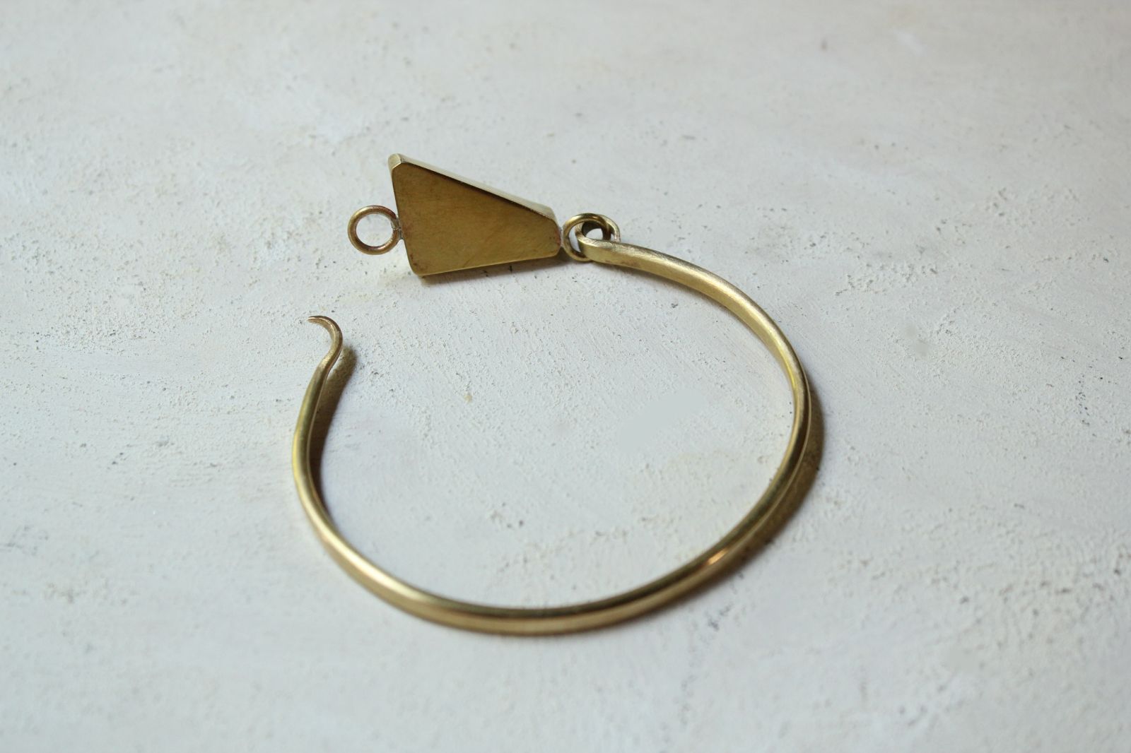 ラピスラズリの真鍮バングル azur