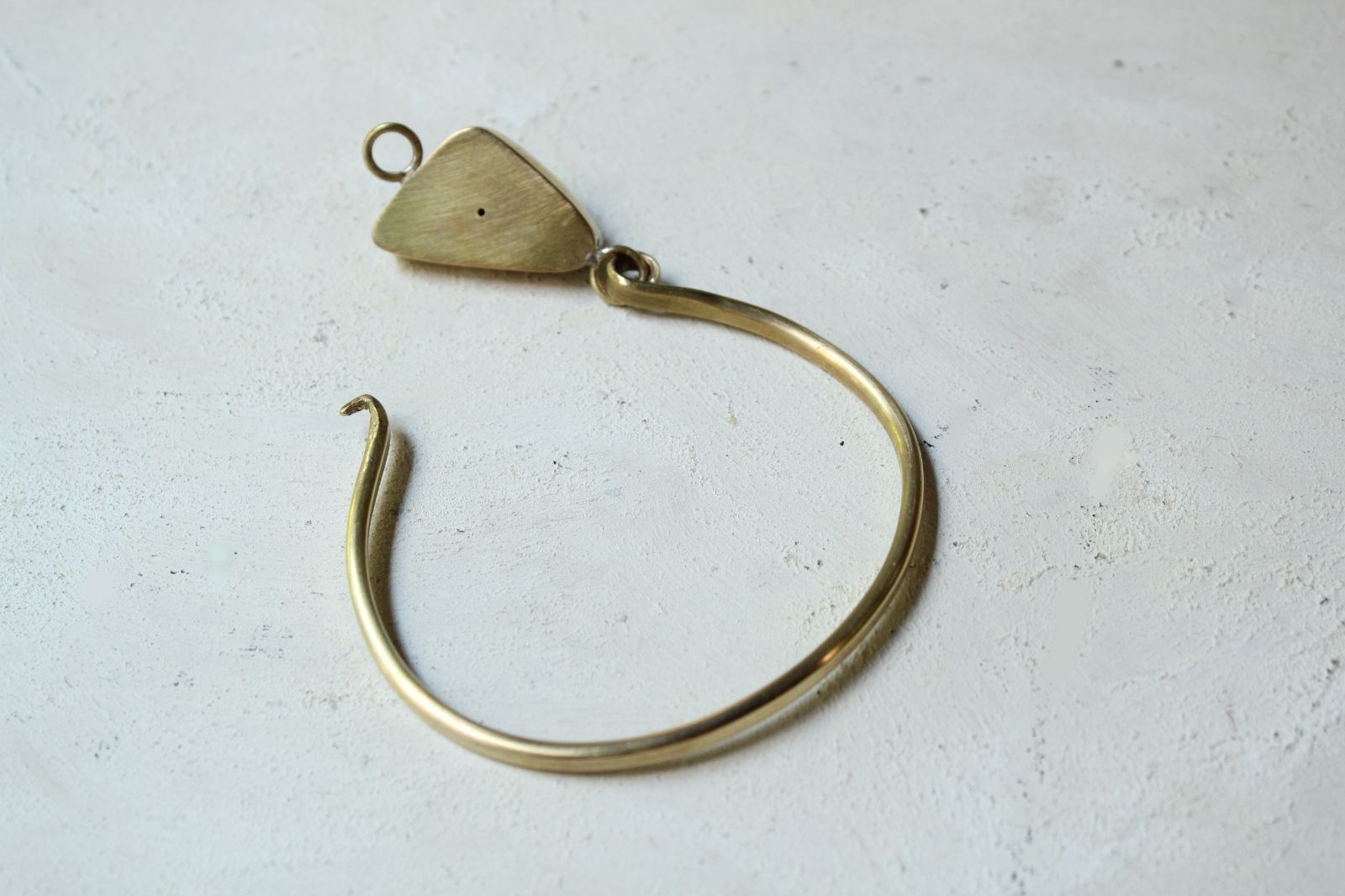 ラピスラズリの真鍮バングル