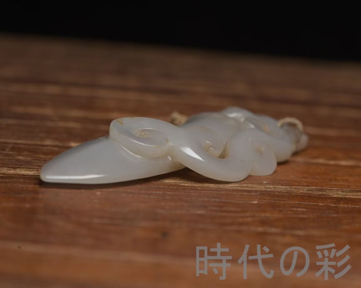 中国古美術『和田玉 兵器形彫刻細工 9.8cm』純手作り 原石 根付 時代物