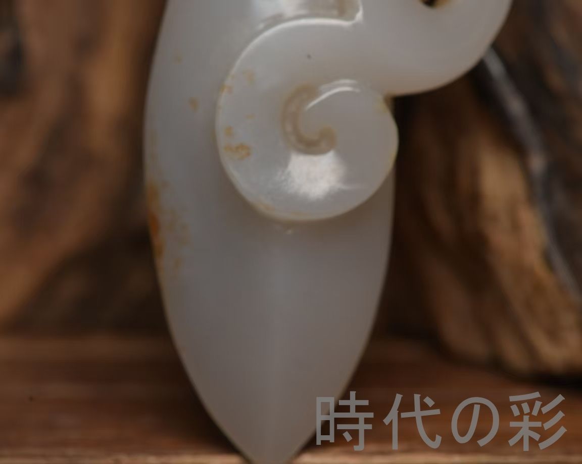 中国古美術『和田玉 兵器形彫刻細工 9.8cm』純手作り 原石 根付 時代物