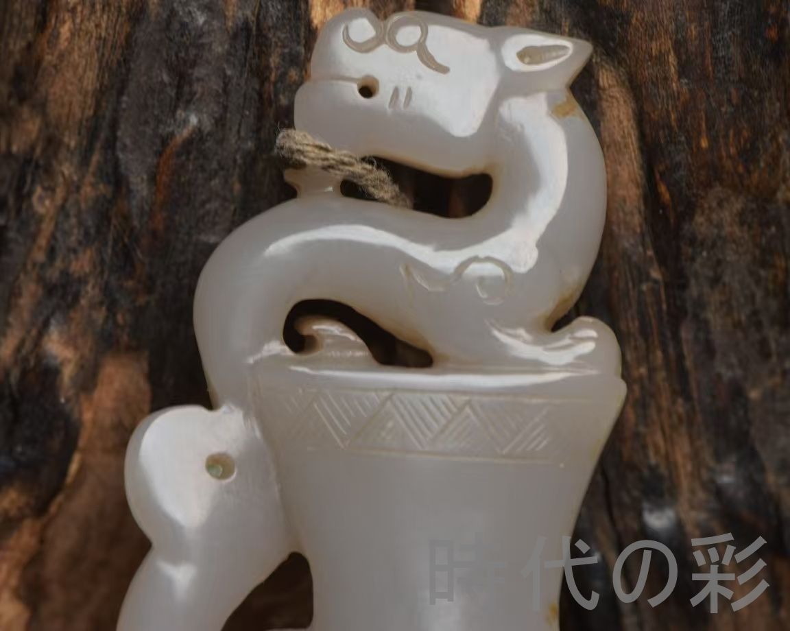 中国古美術『和田玉 兵器形彫刻細工 9.8cm』純手作り 原石 根付 時代物