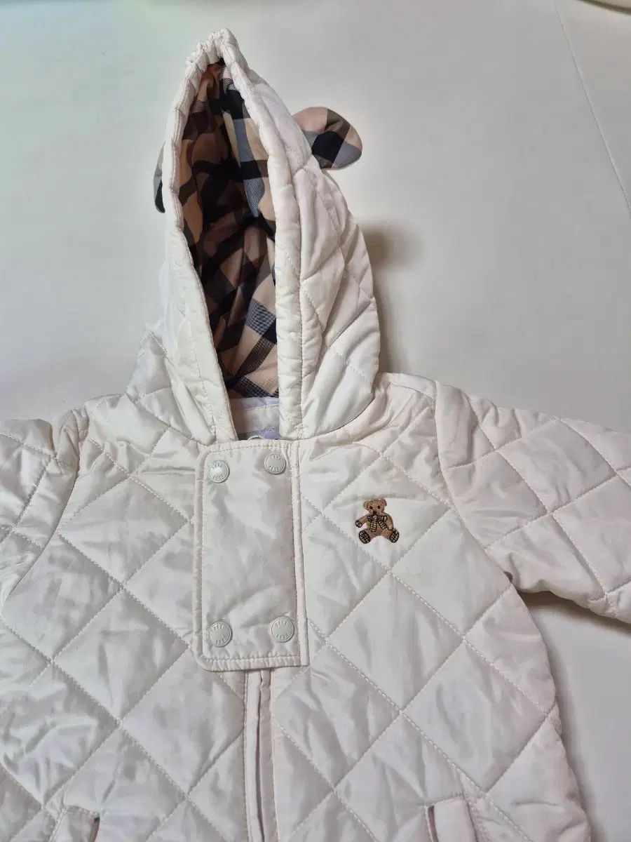  DAKS ベイビー 軽量ダウン クマ キルティング 赤ちゃん 宇宙服 アイボリー 90 ツーウェイ ドレスオール ベビー服(~95cm)