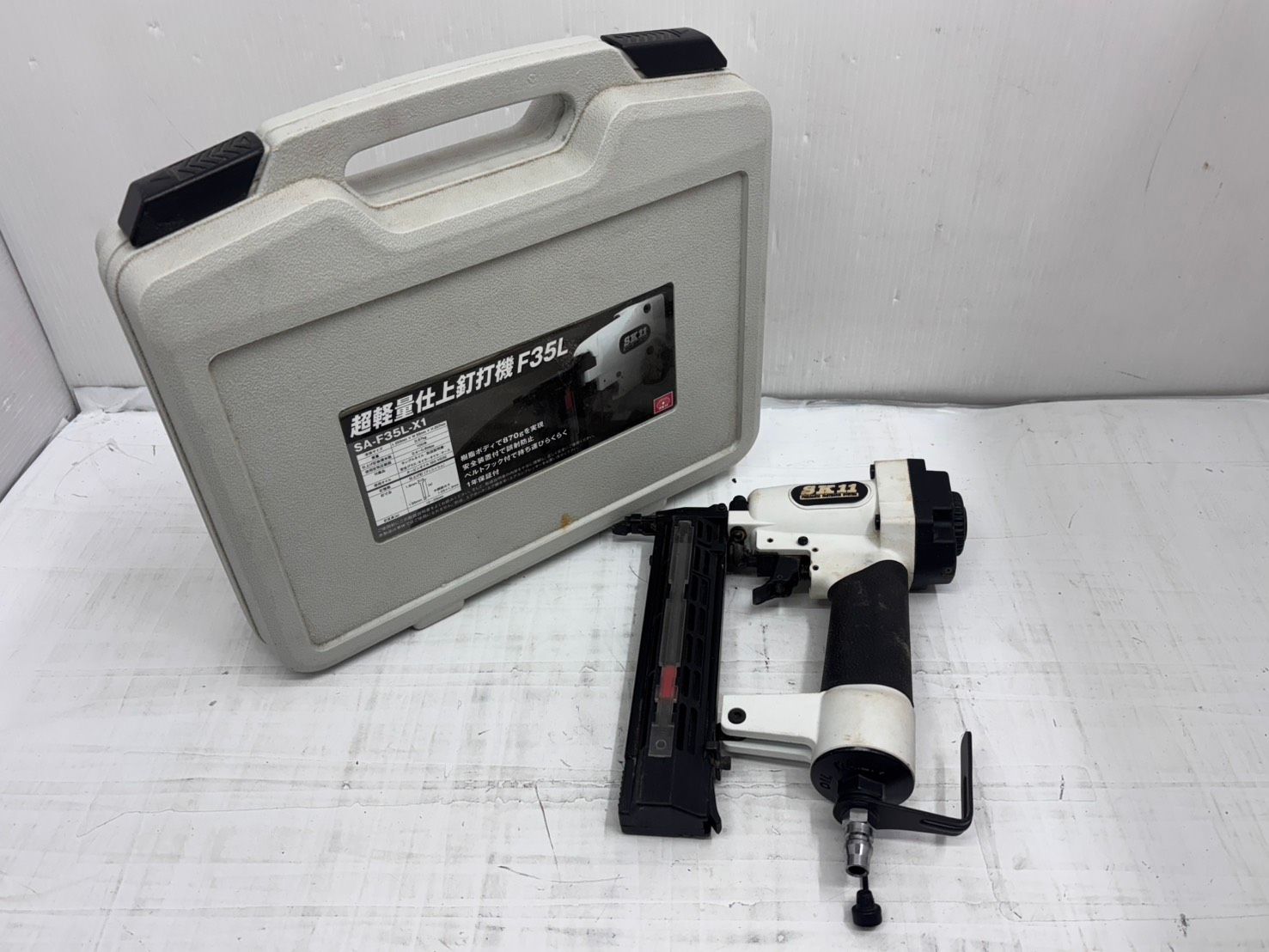 h10403 藤原産業 SK11 エアー釘打機 SA-F35L-X1 ハードケース付 - メルカリ
