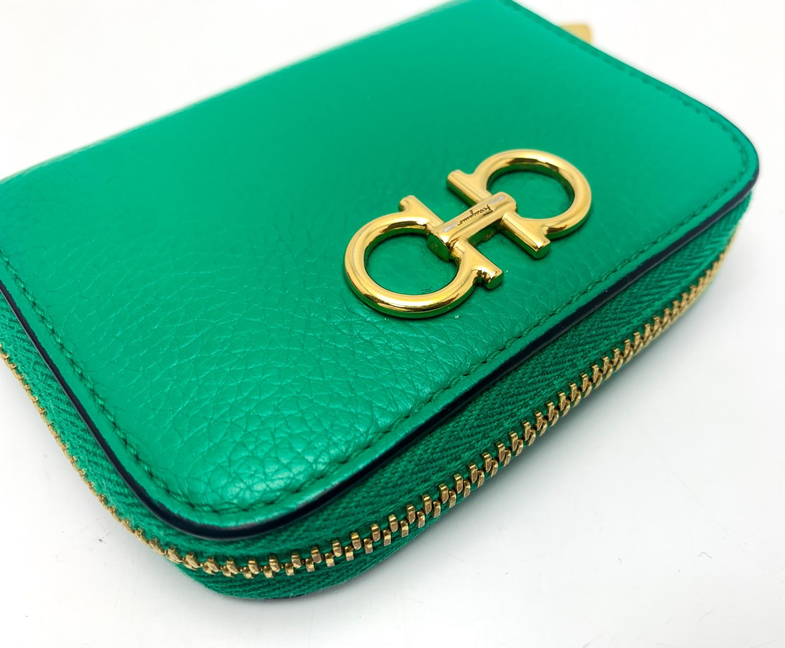 FERRAGAMO フェラガモ ゴールド金具 グリーン 緑 ガンチーニ コイン