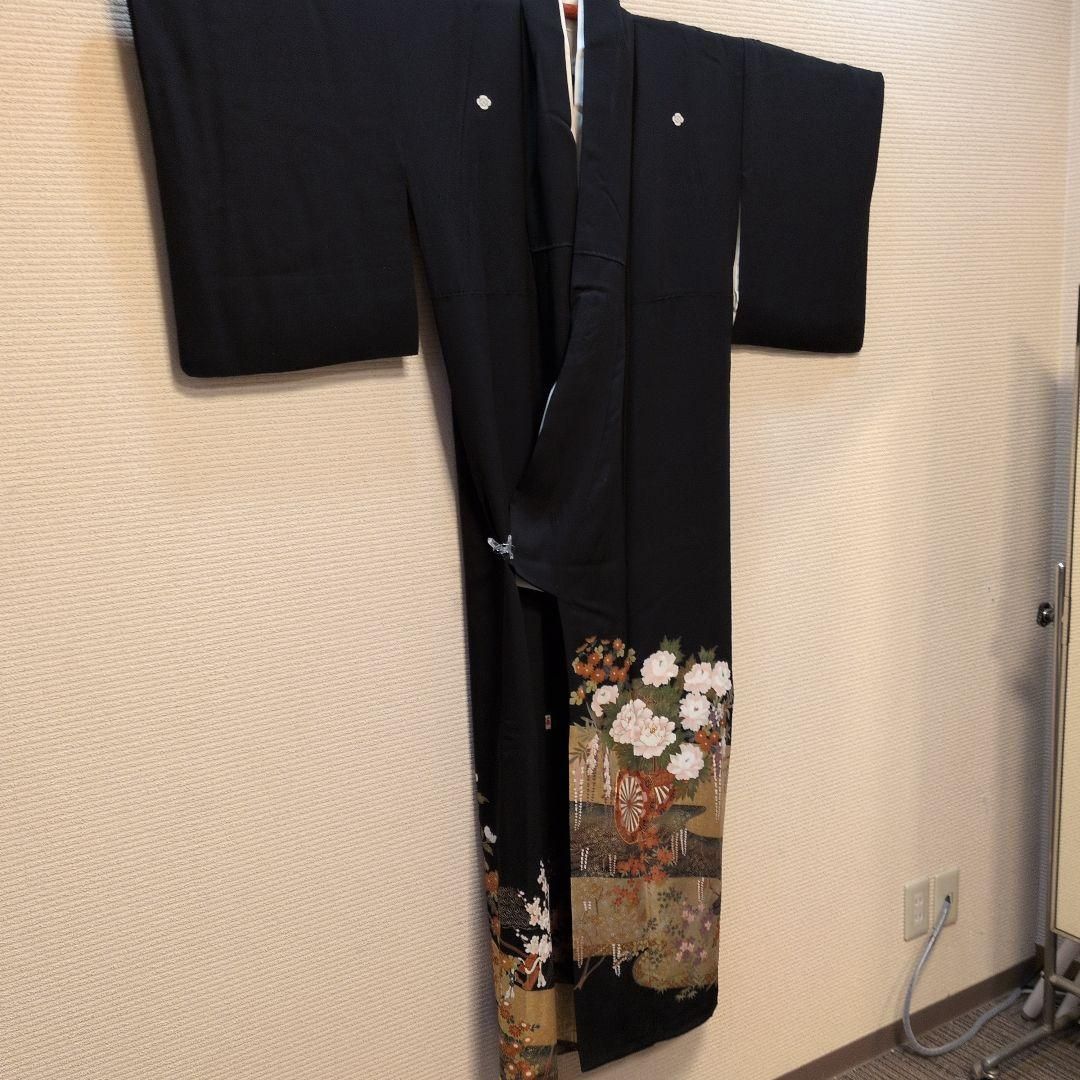 TWA01.ブランド後藤久美子 正絹黒留袖 駒刺繍花車文 暈し染め金彩逸品