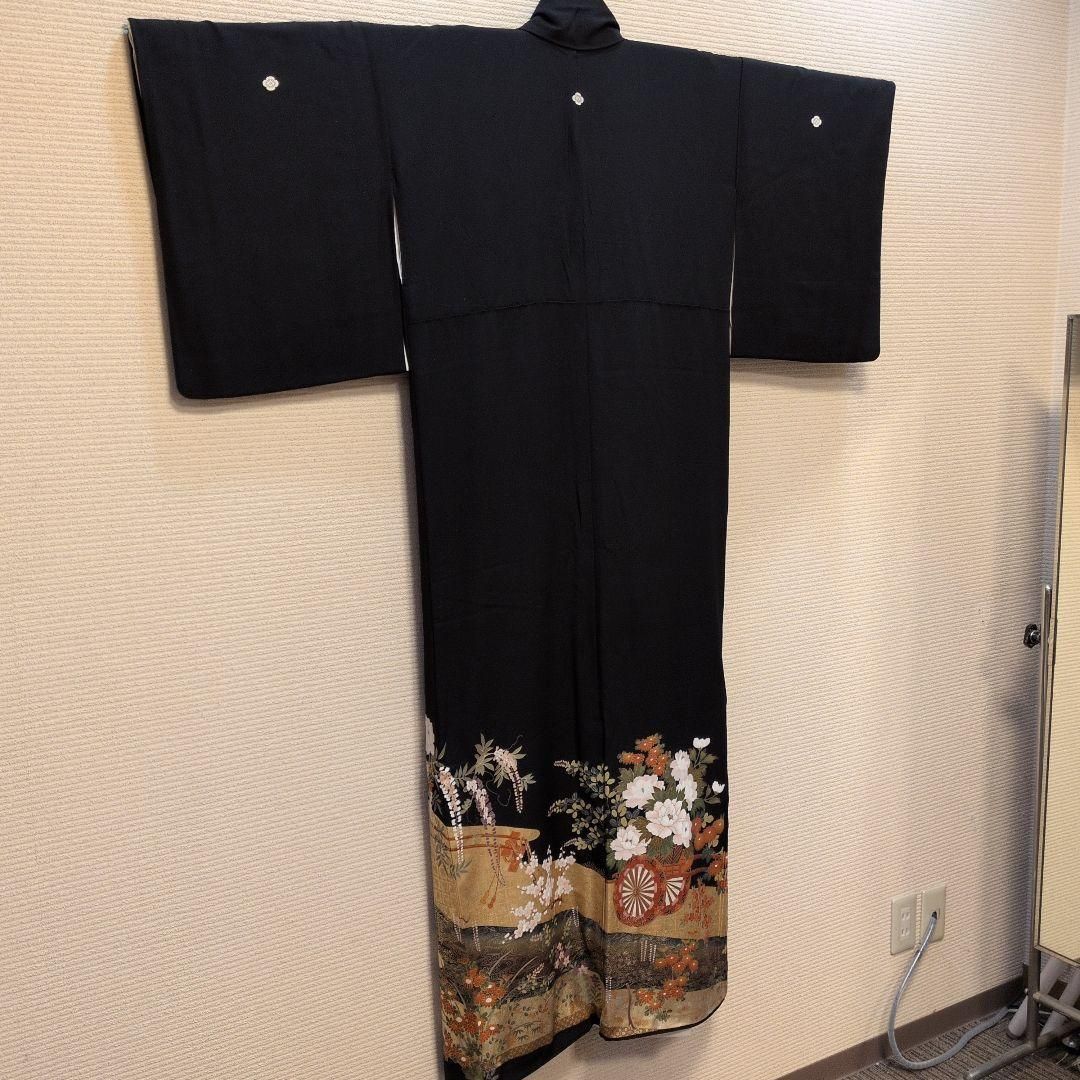 TWA01.ブランド後藤久美子 正絹黒留袖 駒刺繍花車文 暈し染め金彩逸品