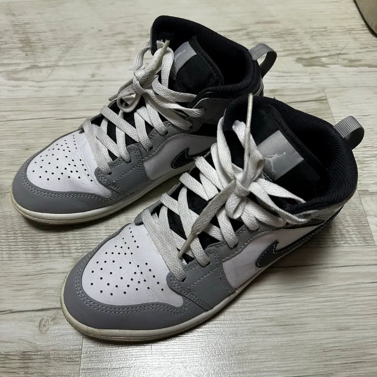 ジョーダン1 ミッドドライ スモークグレー ps 220 ストア 国内5月21日