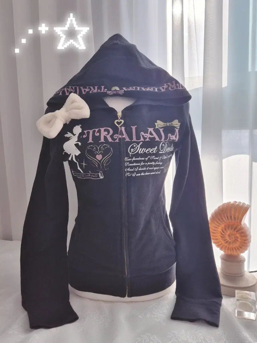 教 版 トラララ tralala グリッター レタリング WHO ジップアップ