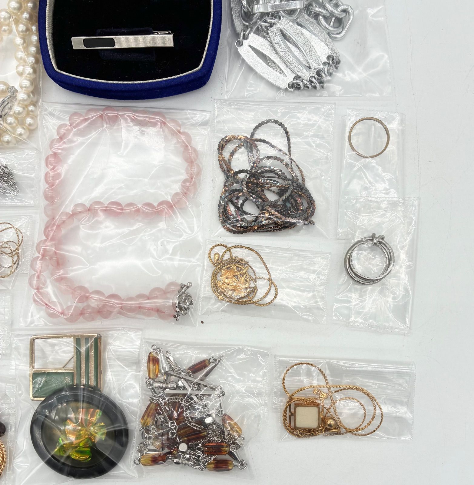 【森田さま専用】アクセサリーまとめ売り　イミテーションまとめ イミテーション まとめ アクセサリー② - メルカリ