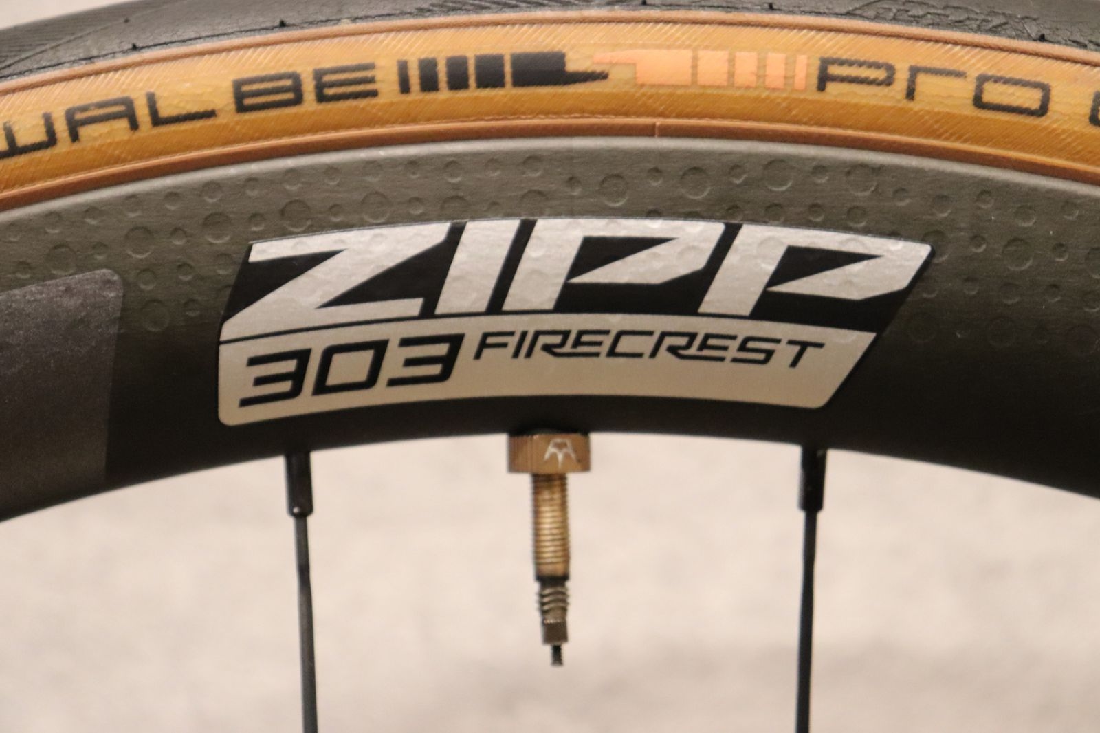 ジップ ZIPP 303 FIRECREST DISC カーボン チューブレスレディ スラム